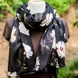 🖤 Floral Scarf #hundredsofscarves